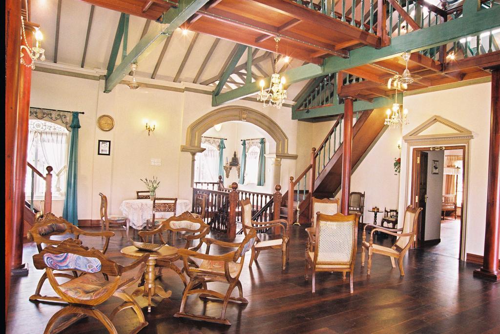 Manor House Hotell Embulpure Eksteriør bilde