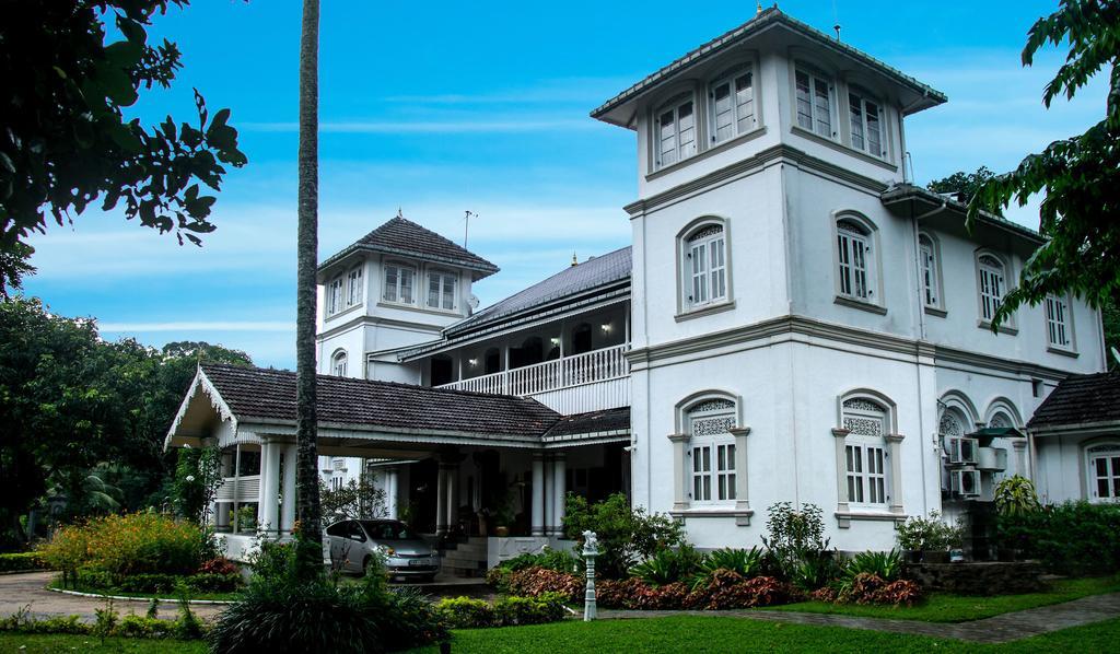 Manor House Hotell Embulpure Eksteriør bilde
