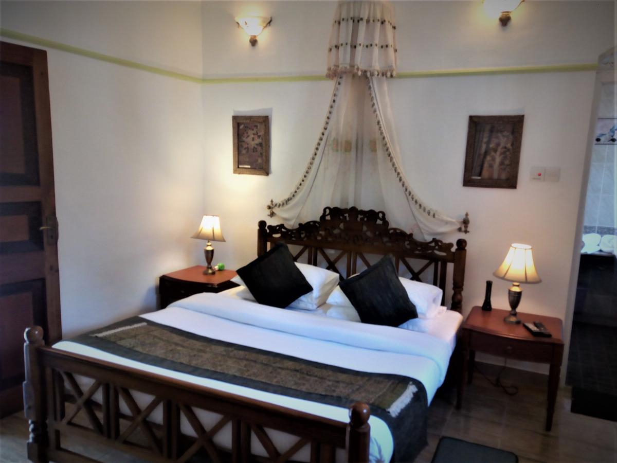 Manor House Hotell Embulpure Eksteriør bilde