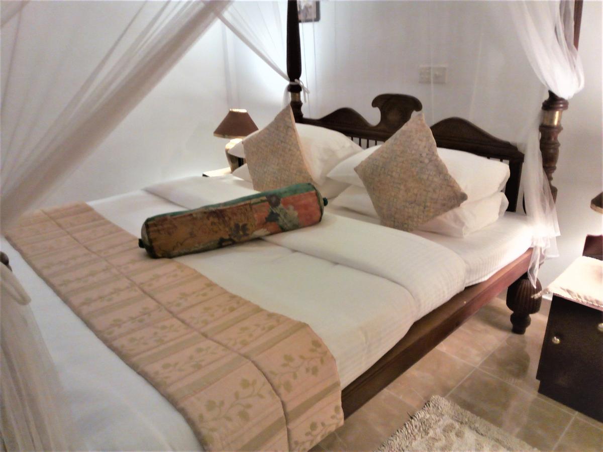 Manor House Hotell Embulpure Eksteriør bilde